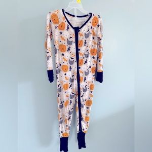 18-24 month little sleepies Halloween pjs.